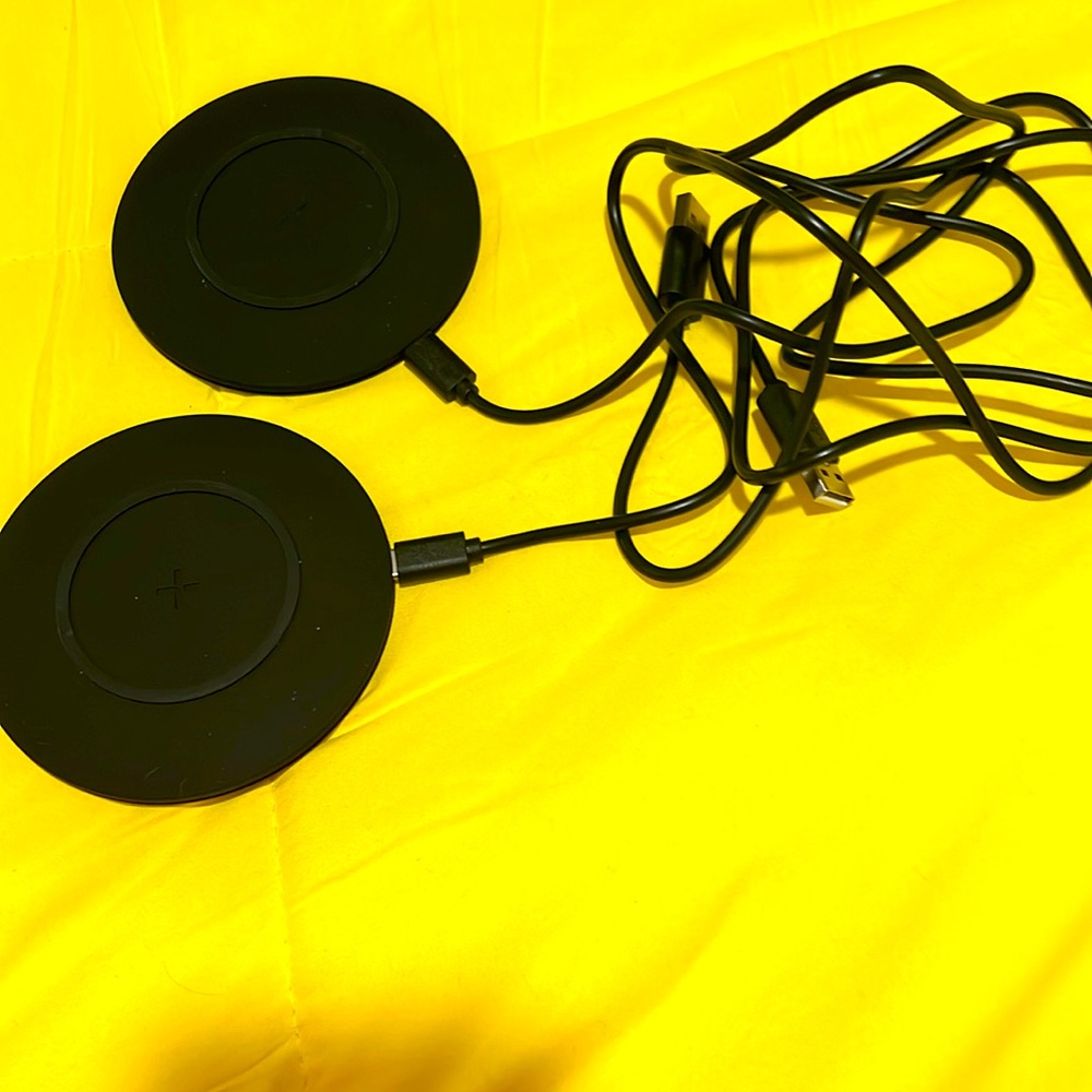 2 IPhone Chargers
